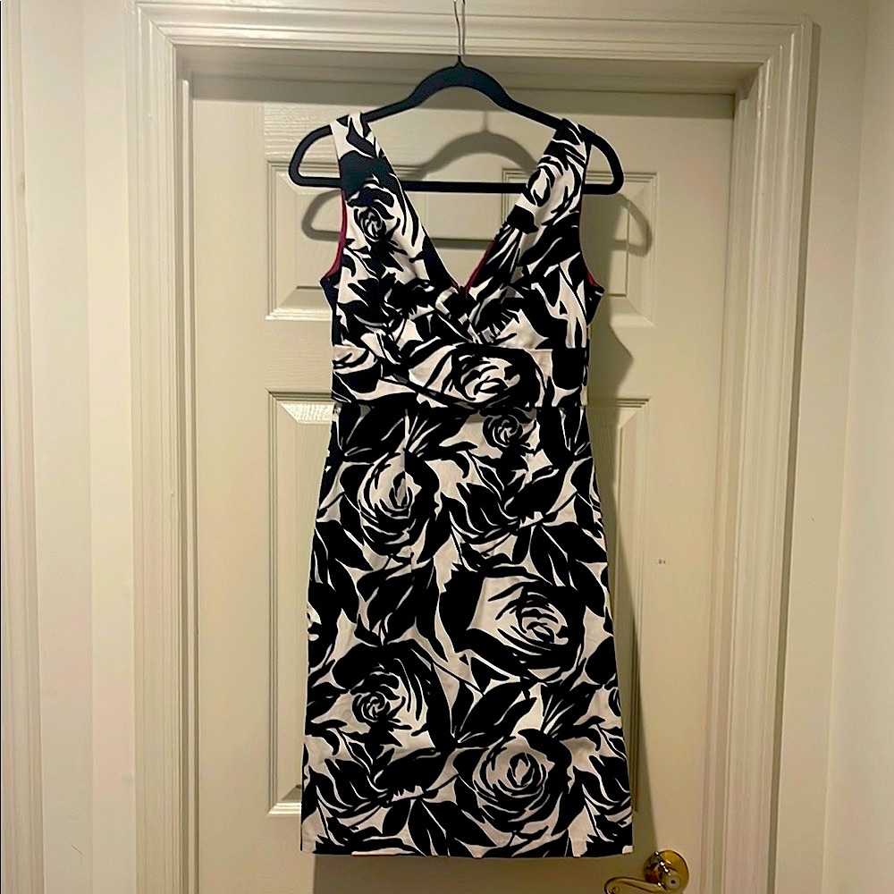 Floral Black White Sleeveless Purple lining Summer Wedding Guest Dress Size 8
